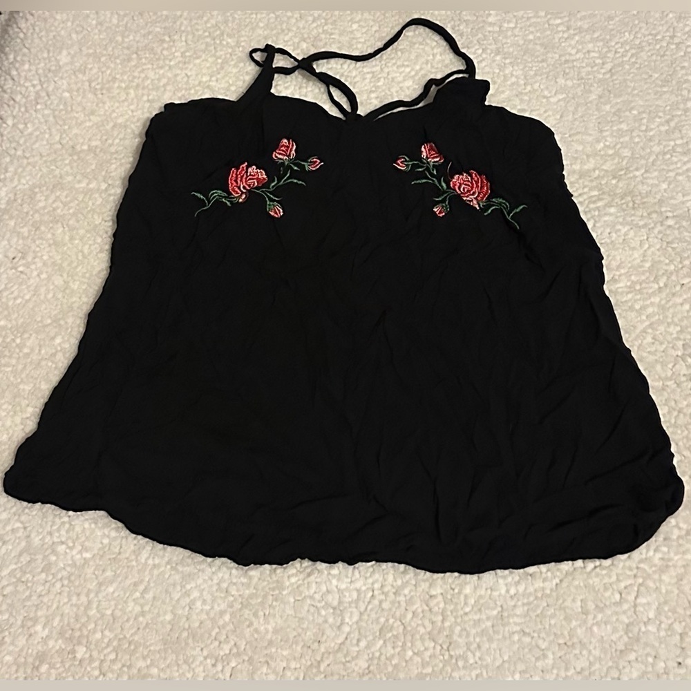 No Boundaries Women’s Junior Crop Top Black with Floral Design size Small (3-5) - Picture 2 of 6